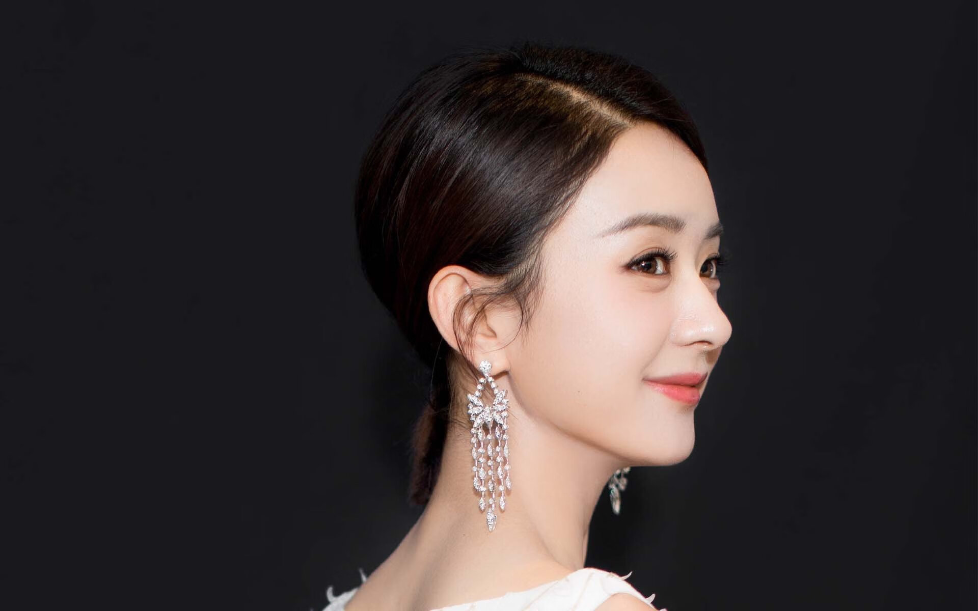 爱游戏app推荐-国际青少年足球合作项目持续深化，推动全球足球青训体系一体化