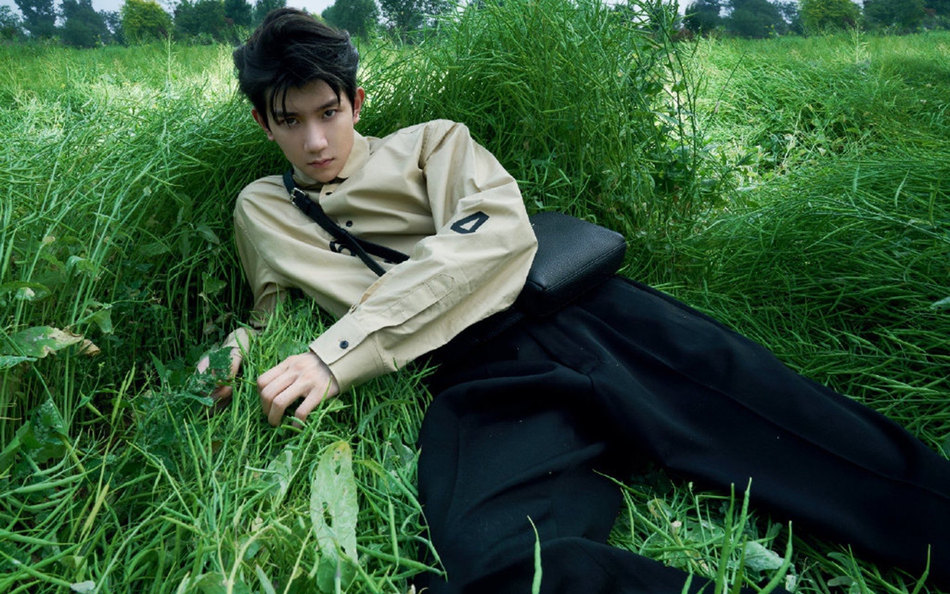 爱游戏体育-尤文图斯引援补强，中场实力大幅提升，争夺意甲桂冠